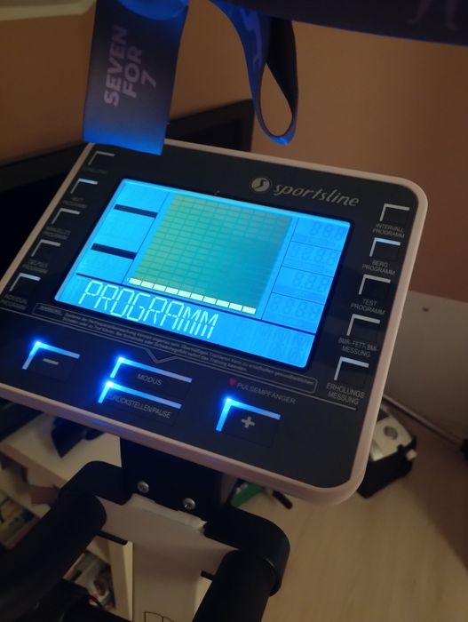 Profesjonalny rower do ćwiczeń z funkcją pomiarów .