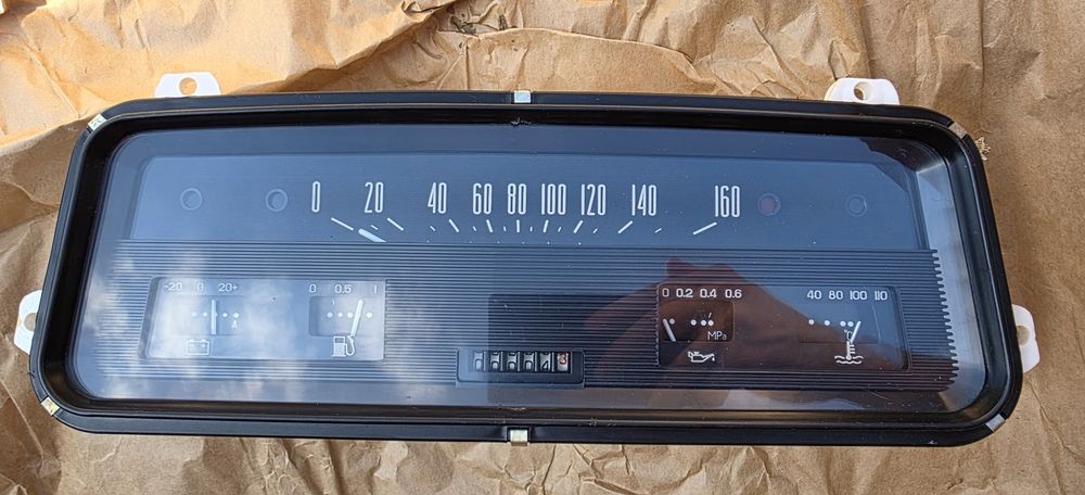 Москвич панель прибор та запчастини