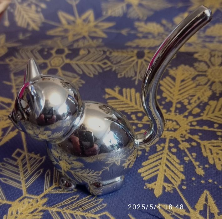 Kotek pierścionkowy