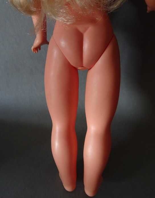 Antiga boneca Nancy articulada olhos azuis - Famosa