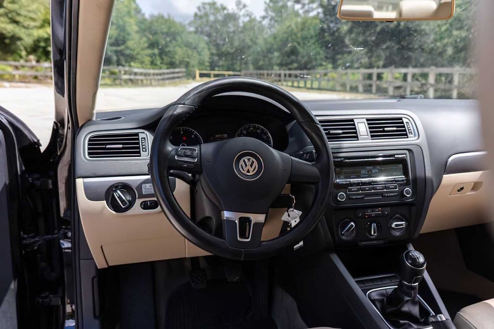 Volkswagen Jetta      2013