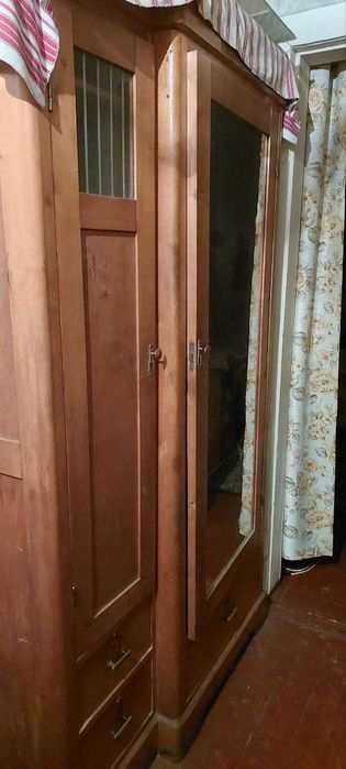 Раритетный шкаф в отличном состоянии