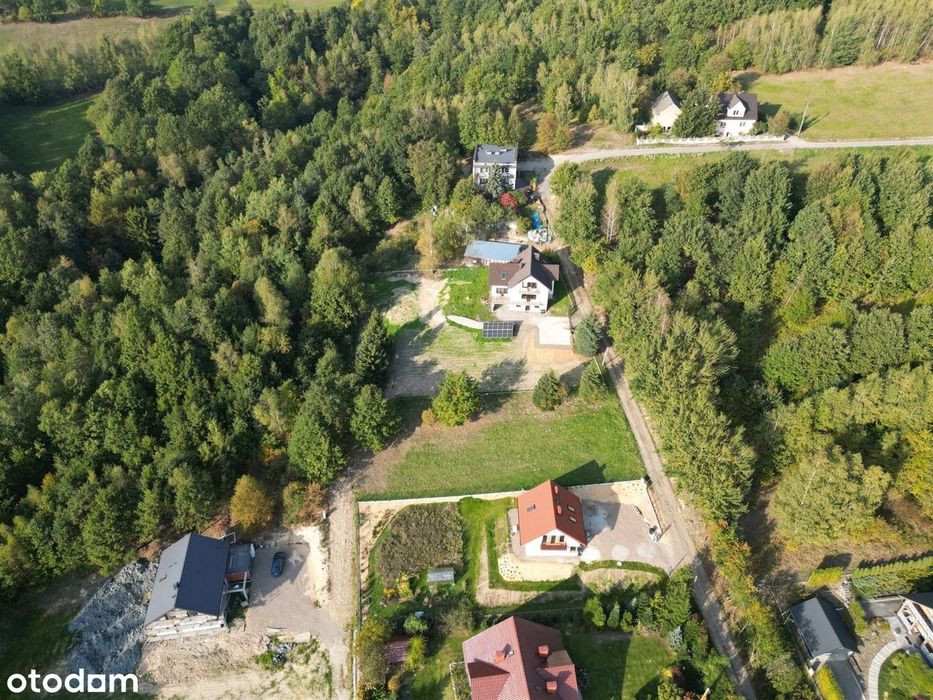 10 arowa działka z dostępnem do wszystkich mediów - Więcej