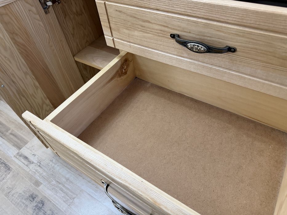 Дубовий комод, ручна робота