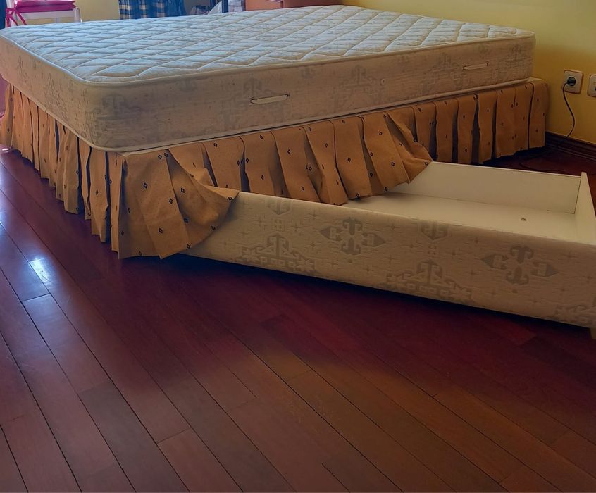 Cama de casal mais colchao