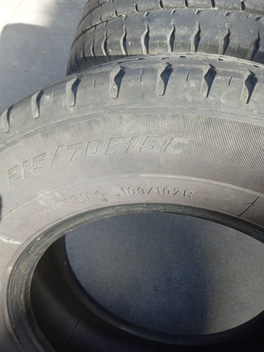 Vendo 2 pneus 215/70/15