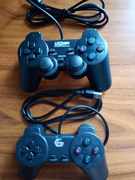 Продам два usb геймпад.