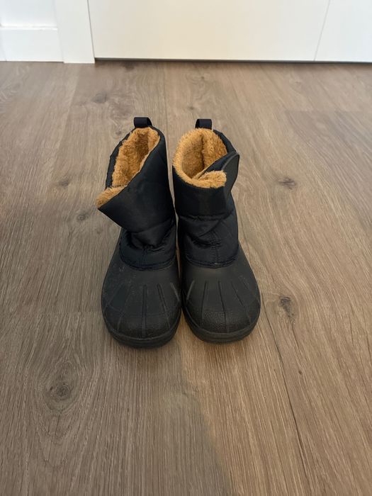 Botas de crianças da neve da Igor