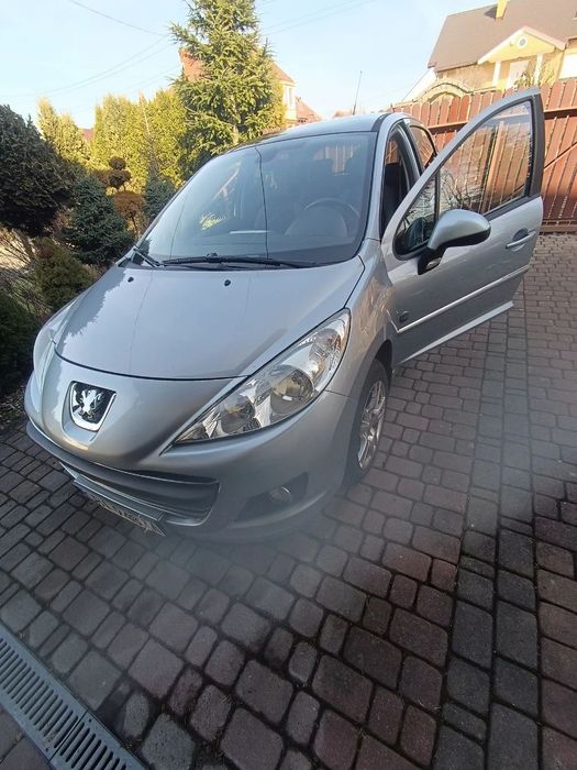 Peugeot 207 Ładne auto gotowe do drogi z dachem panoramicznym!
