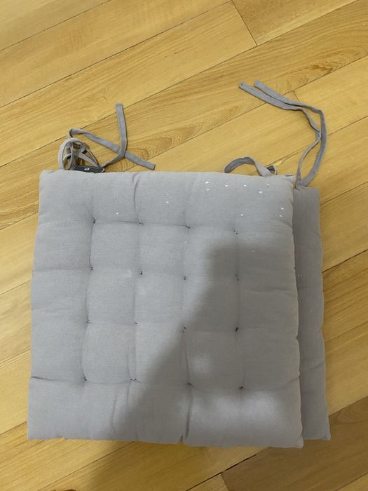 Coxim cinzento em algodao/ almofada/ puff cadeira