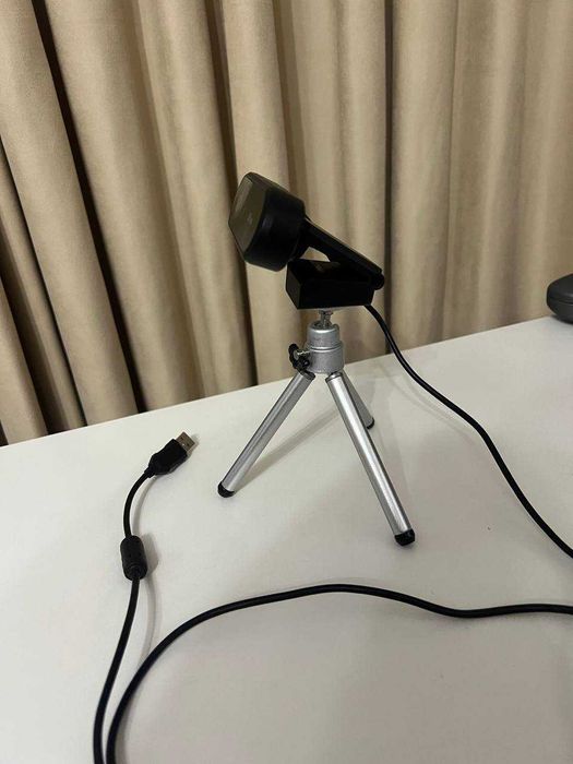 Веб камера Trust з триногою usb