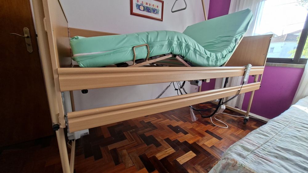 Cama Hospitalar Elétrica BURMEIER Economic II