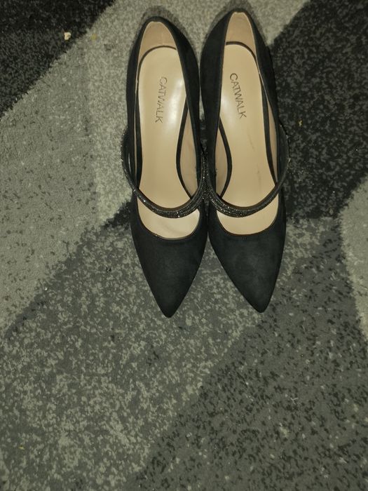 Czarne ZAMSZOWE  buty szpilka  CATWALK