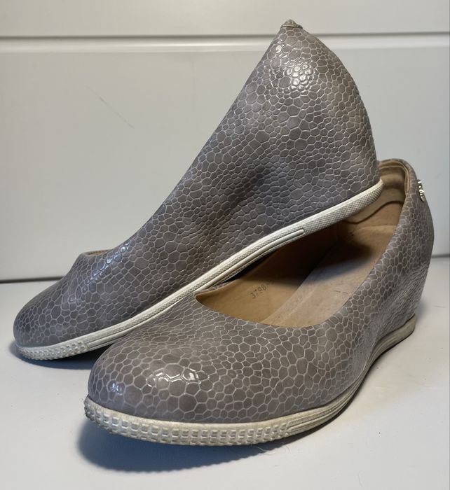 VICES popielate skórzane czółenka na koturnie 41