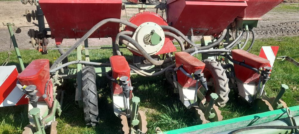 Siewnik nodet do kukurydzy grochu