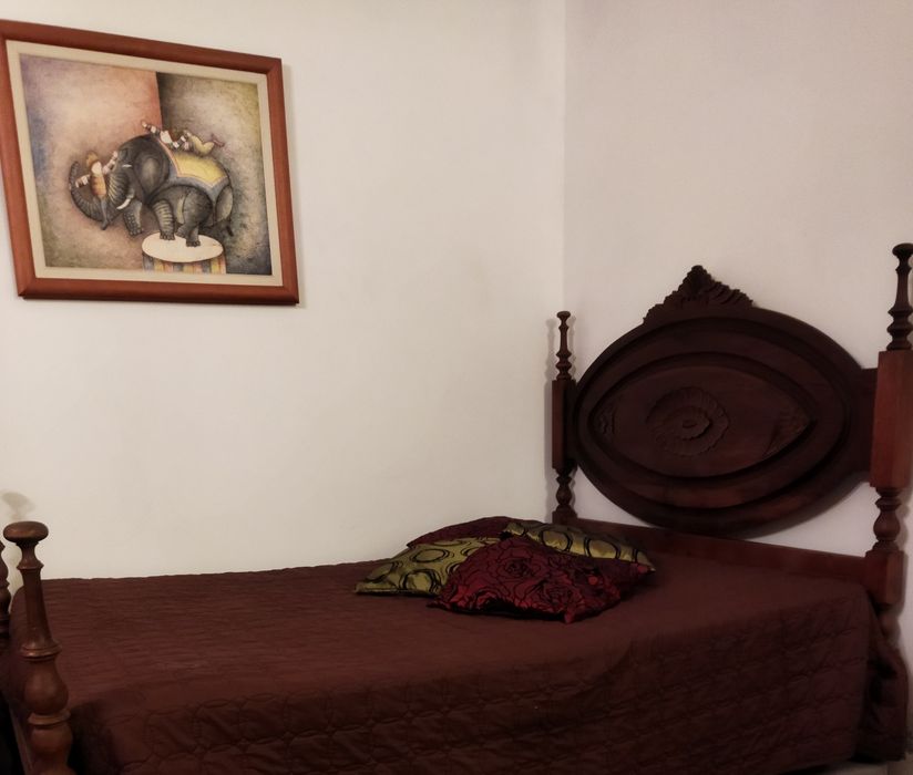 Cama + colchão e estrado