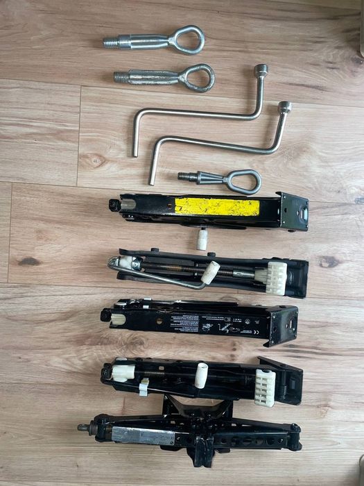 Оригінальні домкрати Bmw  ключі крюки докатки Е seria F seria