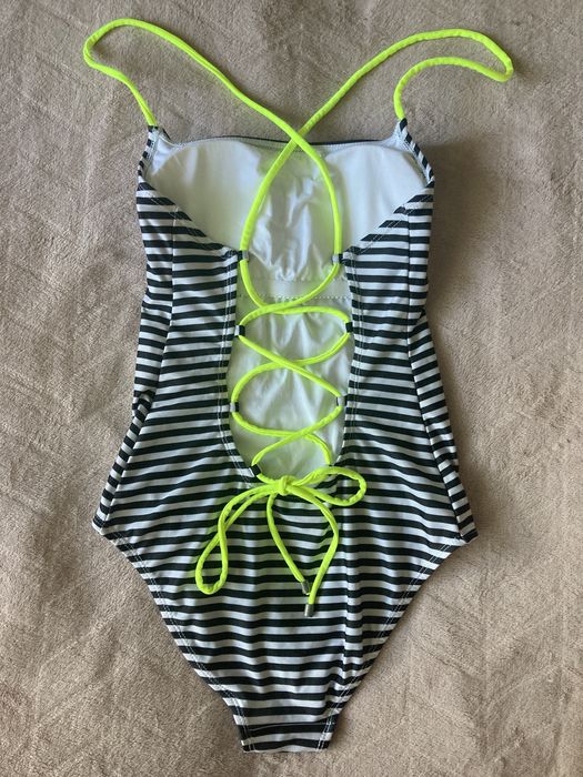 Купальники на підлітка або худеньку дівчину