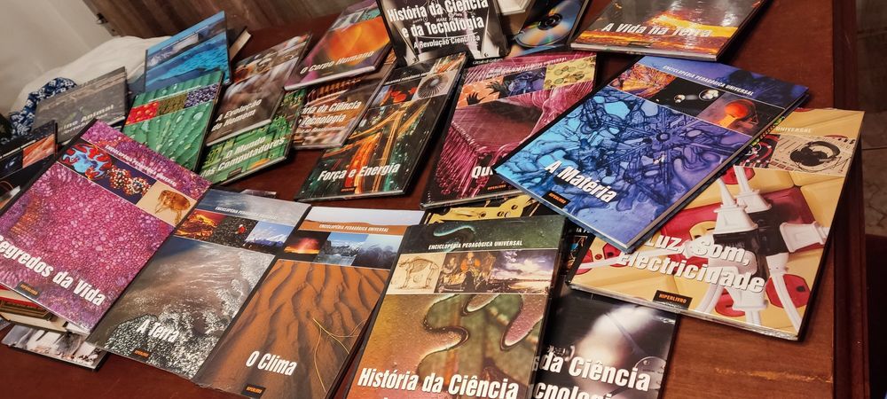 Enciclopédia Pedagógica Universal (24 volumes)