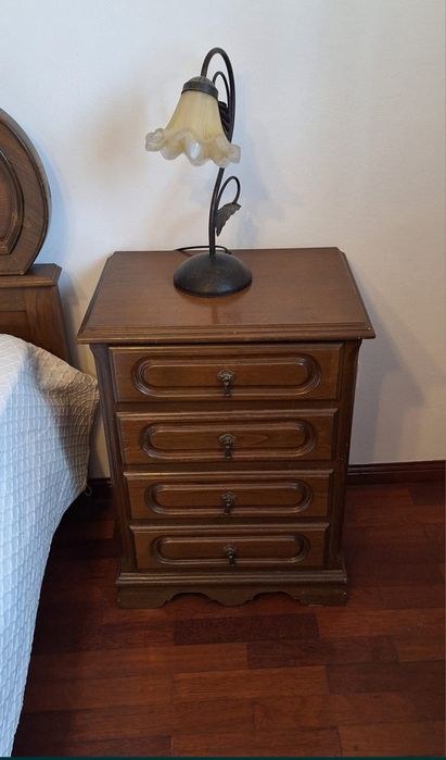 Cama solteiro em madeira maciça