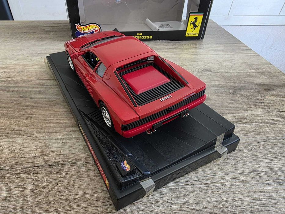Ferrari Testarossa 1/18 Hot Wheels