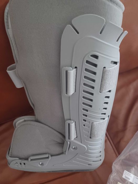 Bota ortopédica walker com menos de 2 meses de uso para qualquer pé