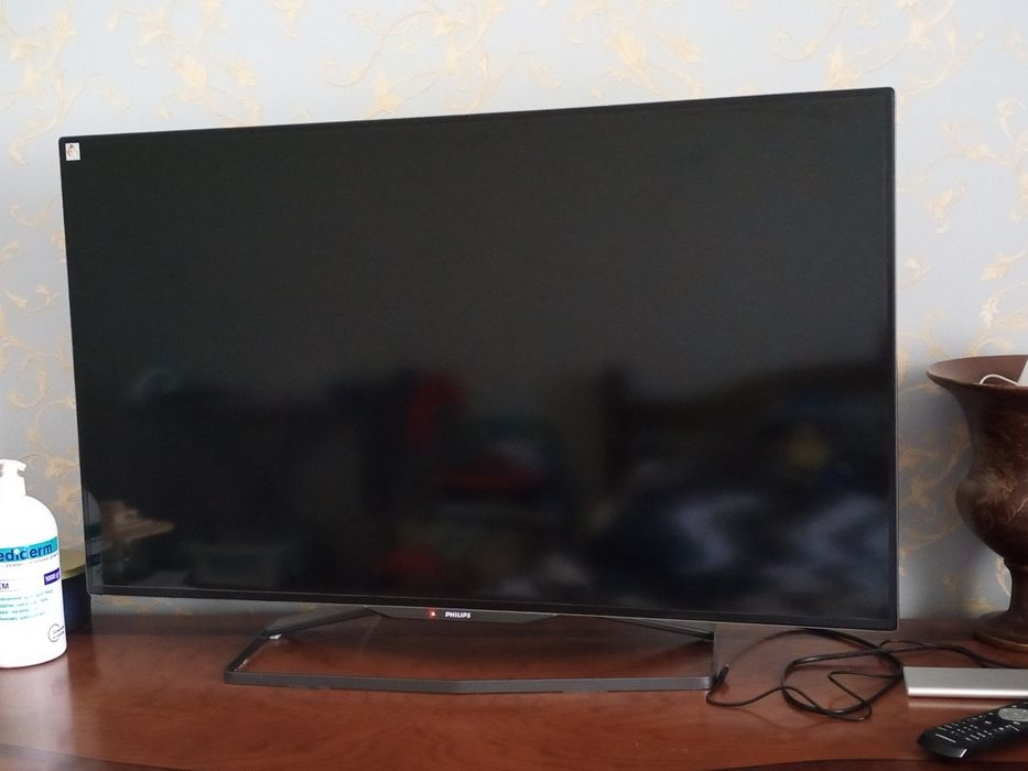 Телевізор Philips 40 Ambilight Smart TV Wi-Fi