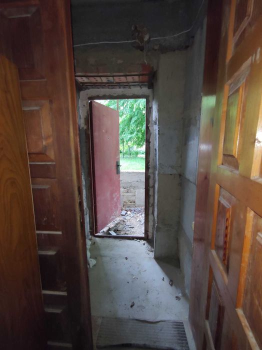 Продаж комерційного призначення в житловому будинку