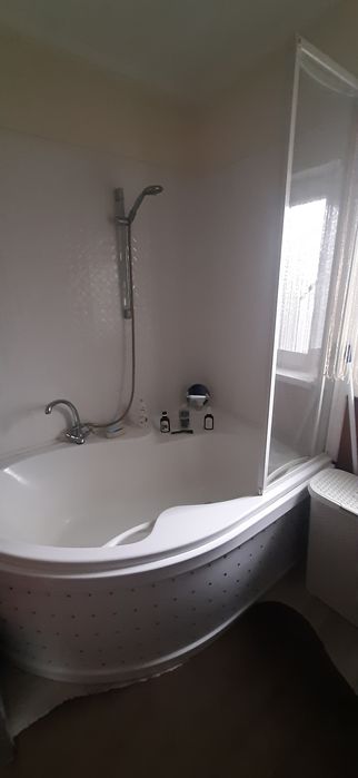 Ванна Ravak з душовою заслонкою змішувач і стійка з шлангом бу