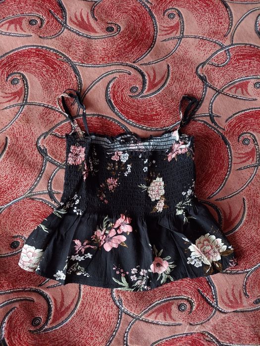 Укрочений топ на бретелях