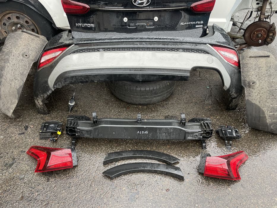 Комплектний бампер, зад автомобіля hyundai santa fe 18-22