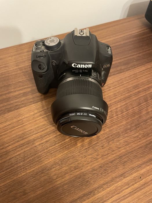 Canon EOS Rebel T1I Reflex 15.1 e objetivas 18-55mm/18-200mm