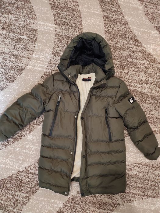 Зимнняя куртка на мальчика  7-8лет