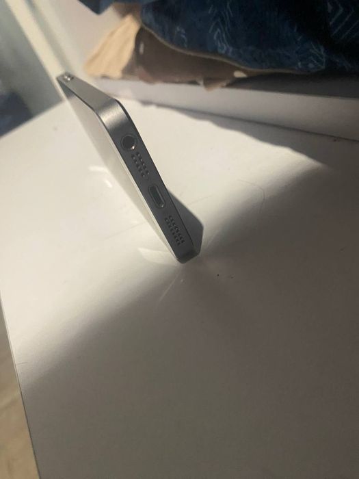 Айфон 5 рабочий.