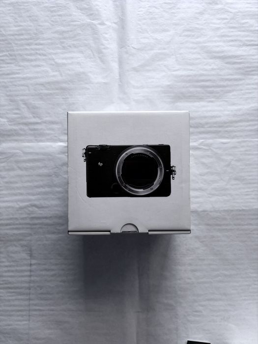 Sigma Fp + Sigma C 45/2.8 DG DN L-Mount + Extra Battery