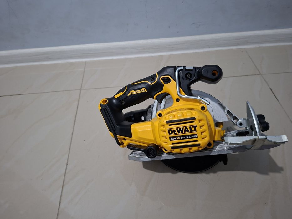Пила дискова акумуляторна безщіткова DeWALT DCS565