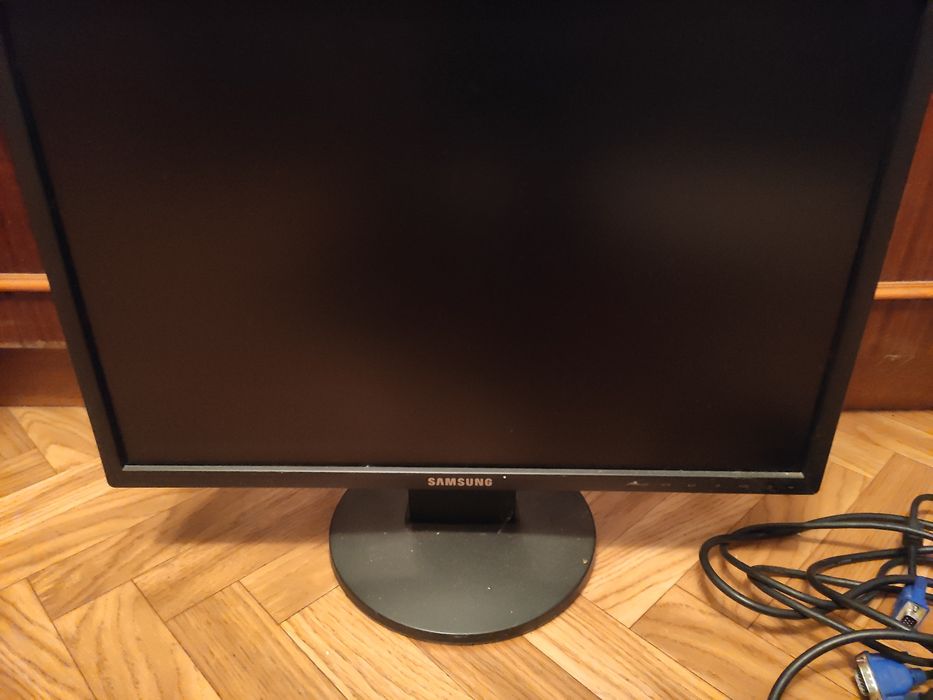 Монитор Самсунг 22