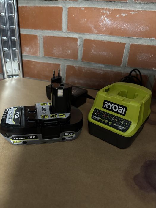Sprzedam akumulator Ryobi z ładowarka