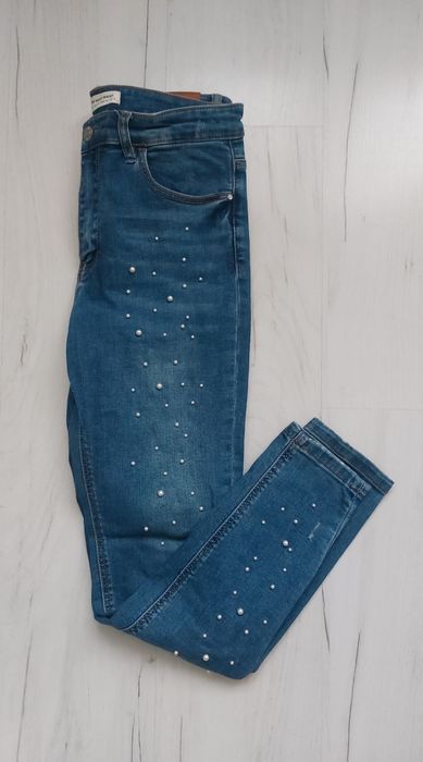 Jeansy skinny rurki perły Stradivarius M wysoki stan