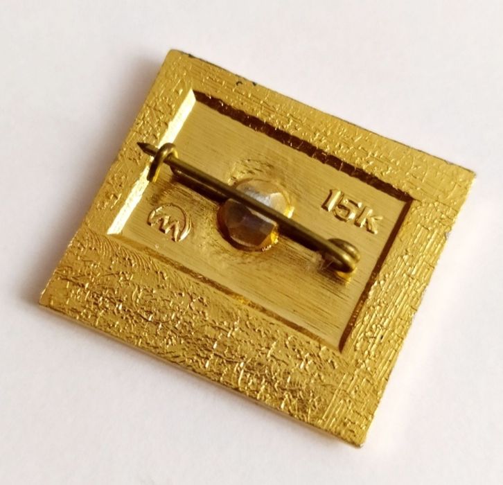 ВЯТКА Мотороллер значок СССР ВЯТКА В 150 М значок на мотороллер СССР