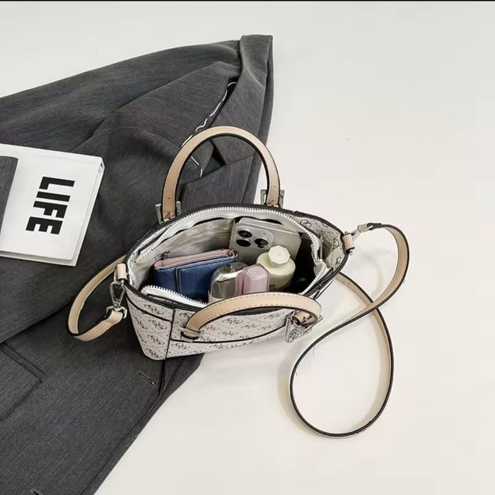 Torebka skórzana GUESS