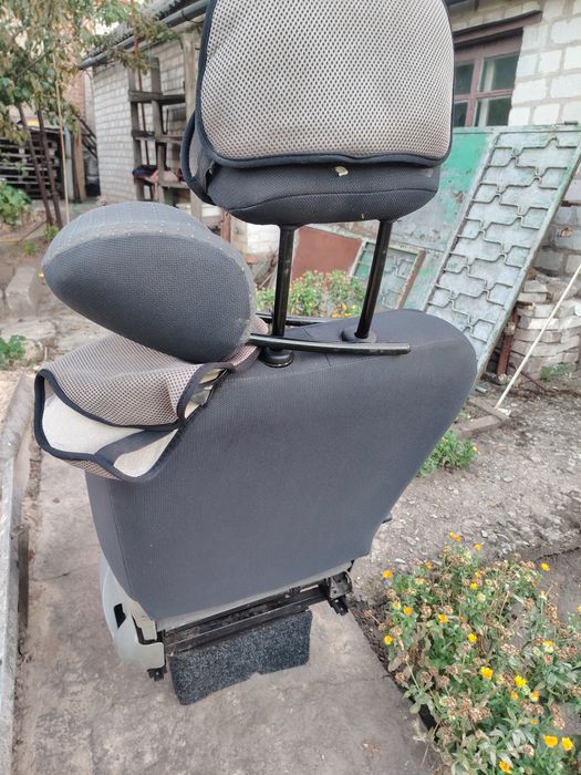 продам 2 сідіння з Рено Трафіка