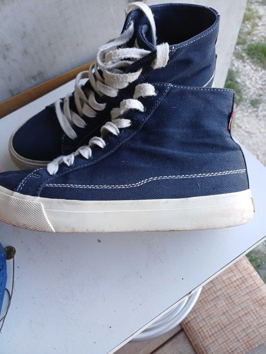 Trampki Levis'a 41