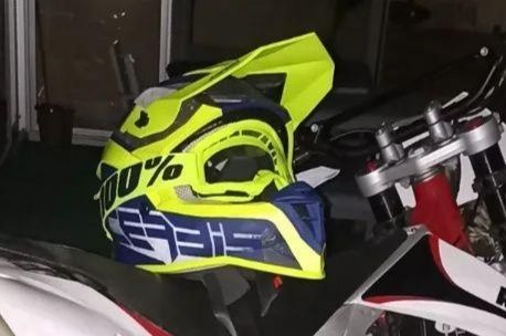 Capacete acerbis e óculos 100%