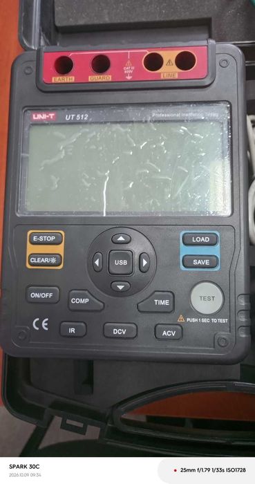 Мегаомметр UNI-T UT512