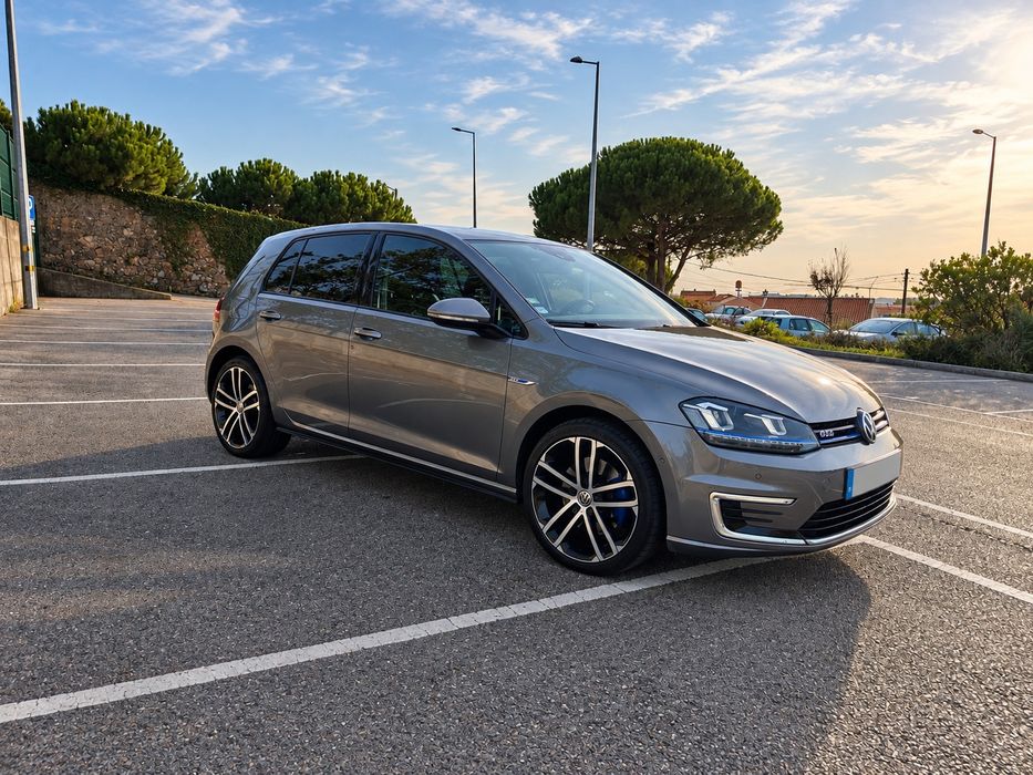 Volkswagen Golf GTE DSG — photo 2