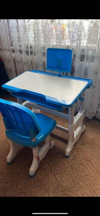 Продам дитячу парту