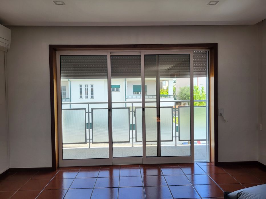 T3 com Terraço em 1°andar, Garagem e Vista para a Penha – 134 m² – Creixomil, Guimarães