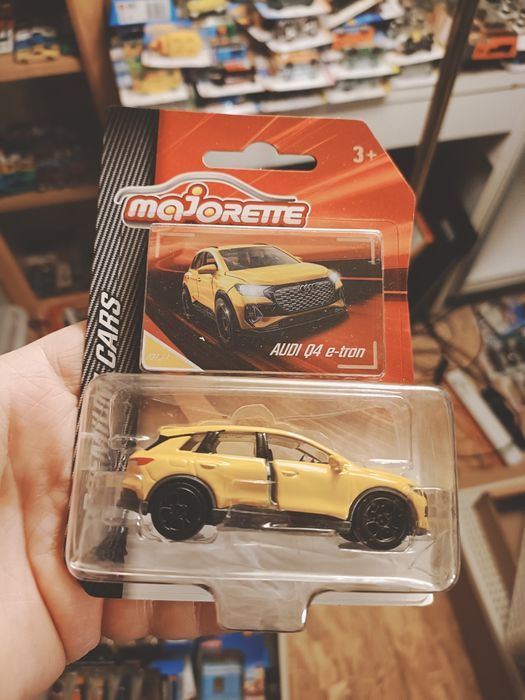 Audi Q4 e-tron majorette premium cars