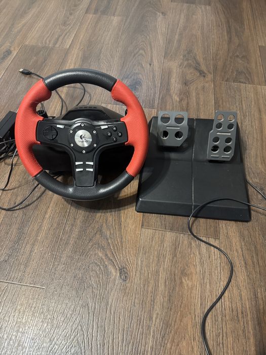 Игровой руль. Logitech Formula Force EX
